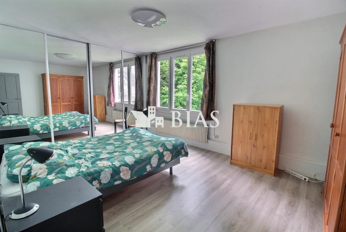 Maison à vendre à Bourg-Achard avec dépendance et terrain de 680 m² 