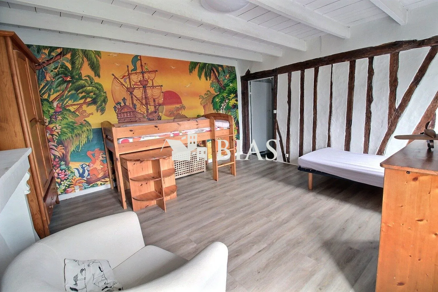 Maison à vendre à Bourg-Achard avec dépendance et terrain de 680 m² 