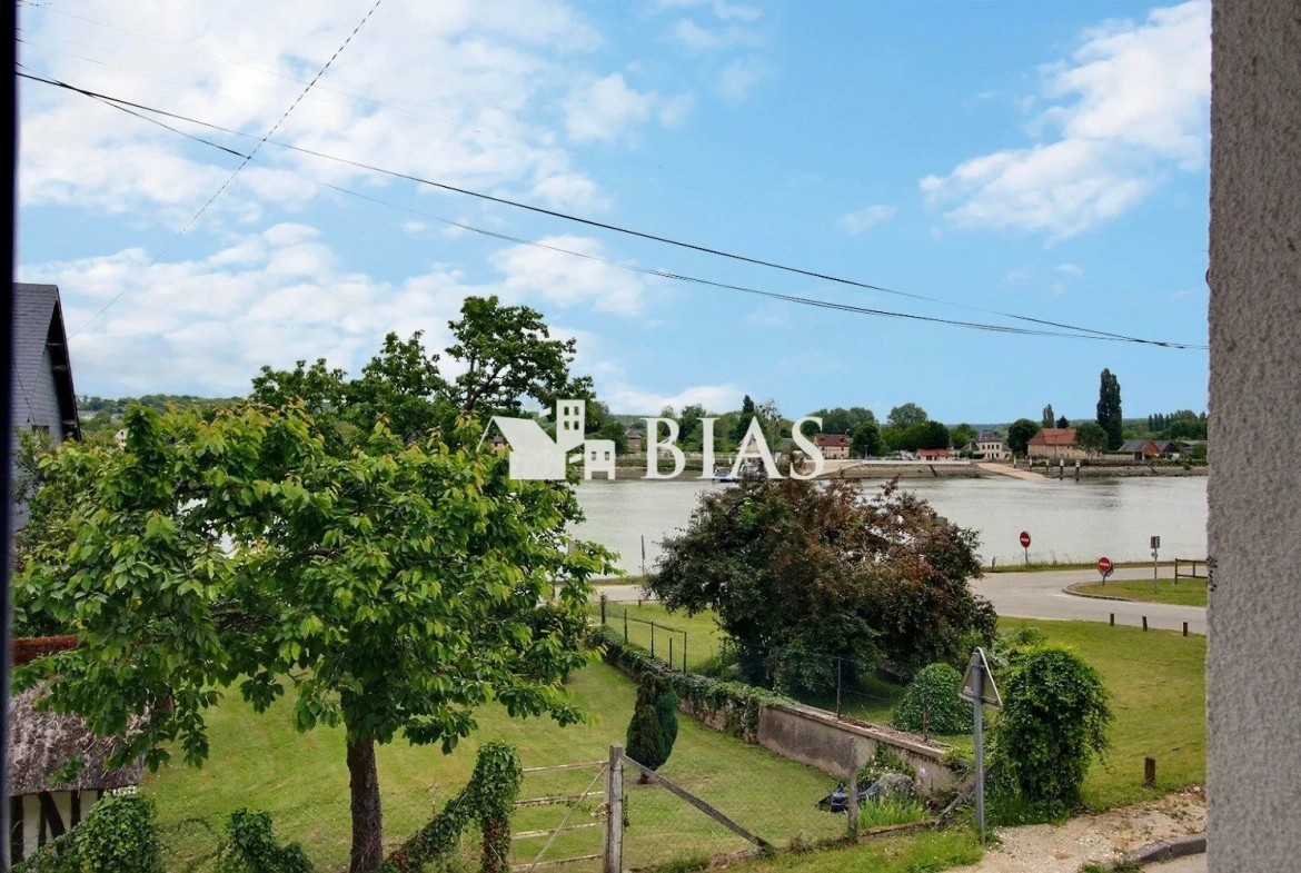 Maison à vendre à Bourg-Achard avec dépendance et terrain de 680 m² 