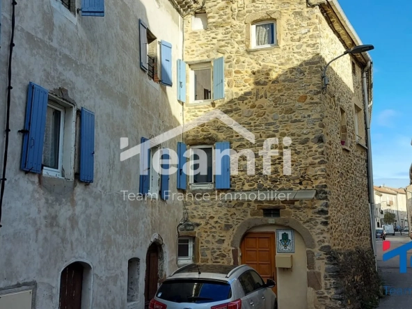 Maison en pierre avec potentiel de rénovation dans les Mages