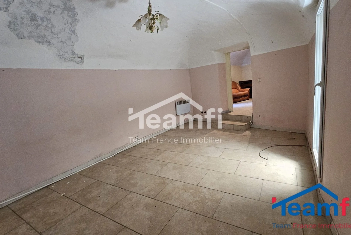 Maison en pierre avec potentiel de rénovation dans les Mages 