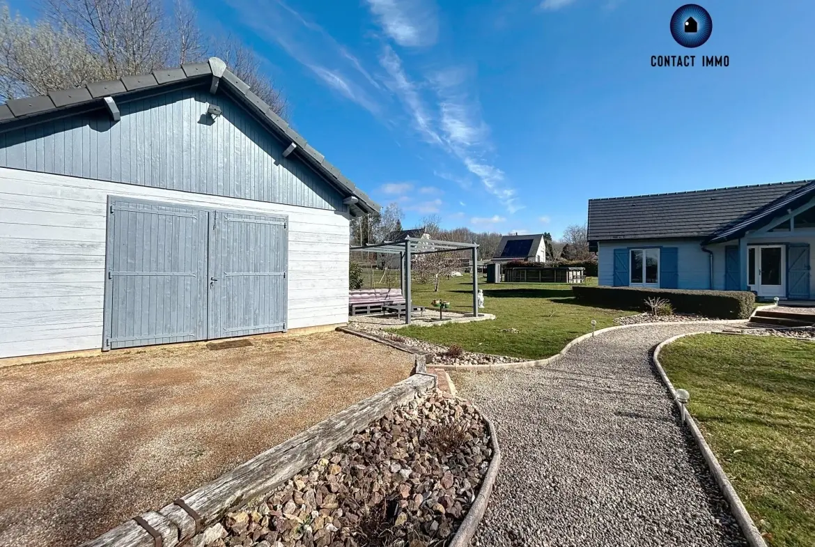 Vente chalet en bois massif avec piscine et grand terrain à Beynat 