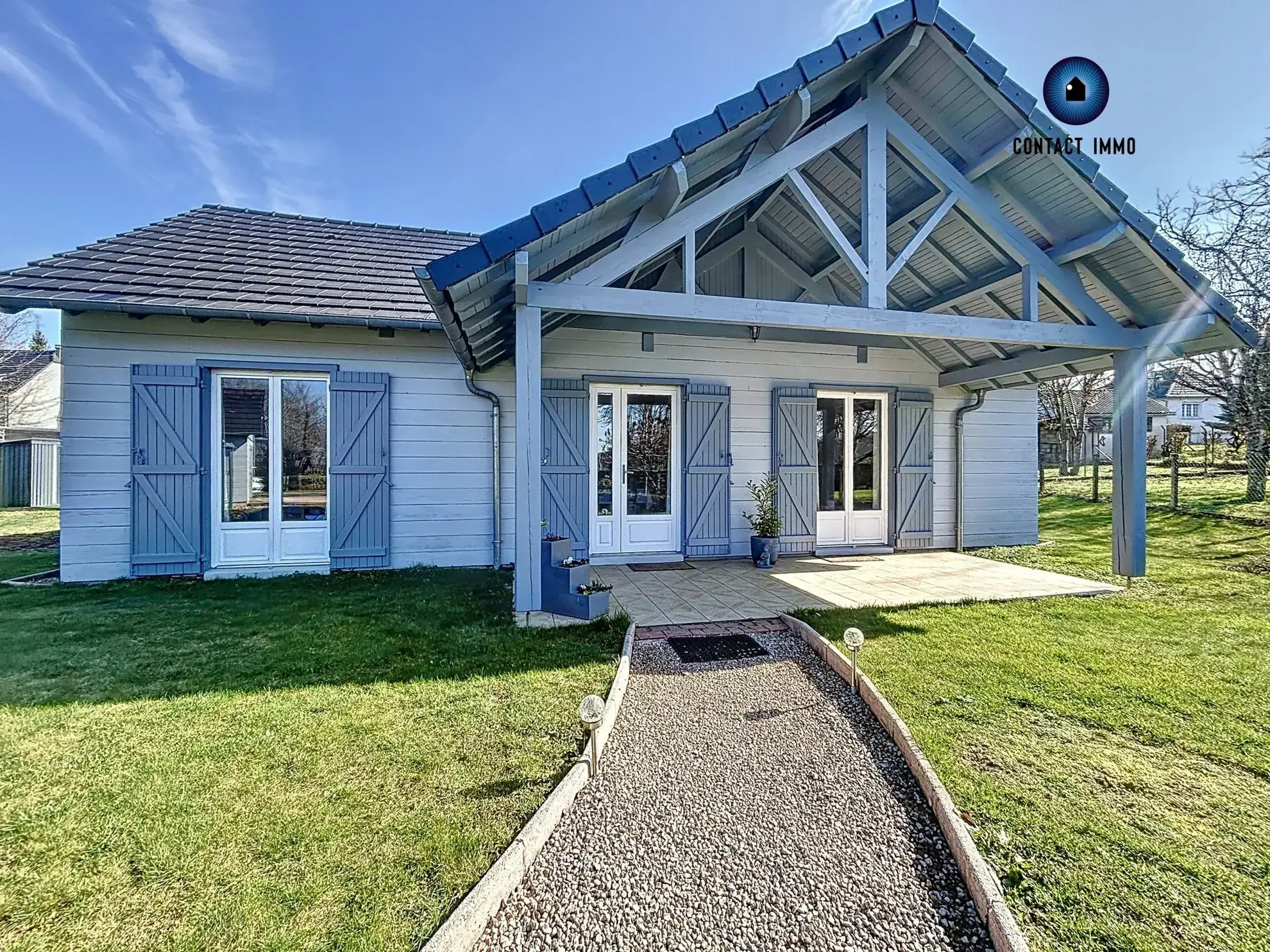 Vente chalet en bois massif avec piscine et grand terrain à Beynat 