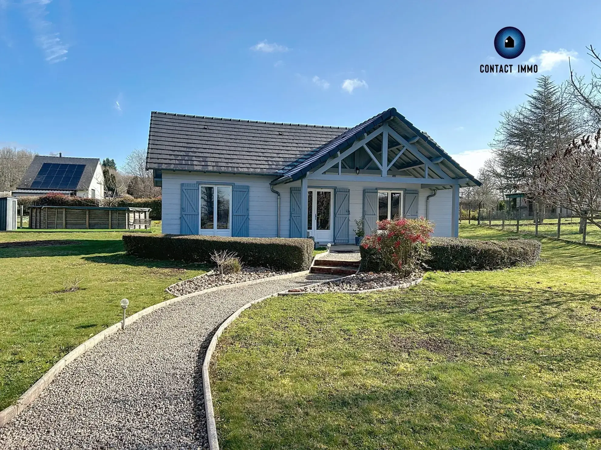 Vente chalet en bois massif avec piscine et grand terrain à Beynat 
