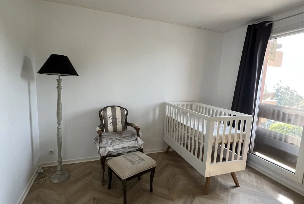 Appartement de 3 pièces avec balcon, parking et vue dégagée à Meulan en Yvelines 