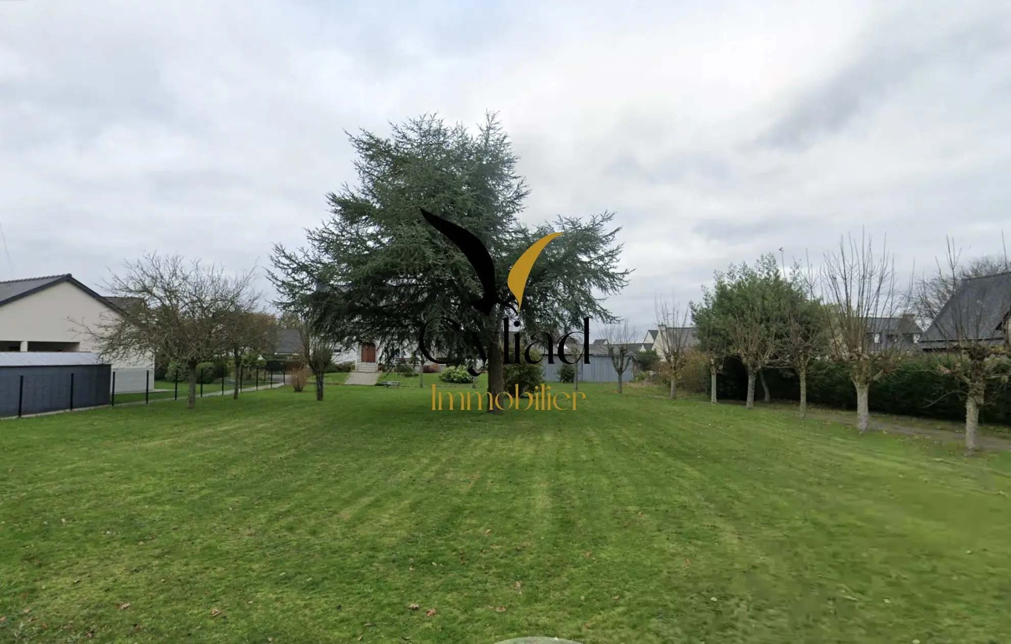Terrain constructible à Dinan – 501 m², viabilisé et piscinable 