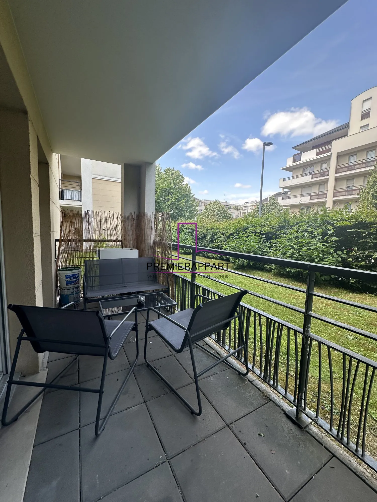 Appartement 2 pièces avec terrasse et parking à Carrières-sous-Poissy 