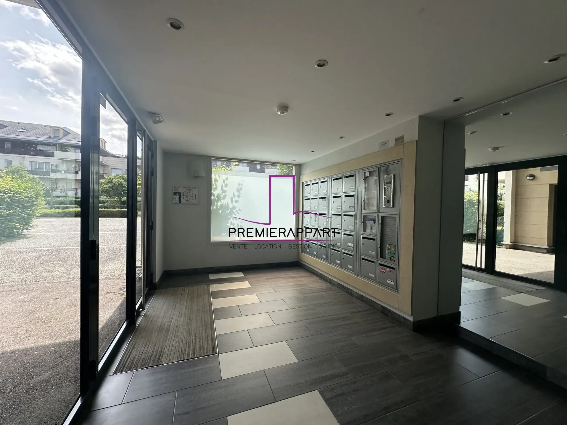 Appartement 2 pièces avec terrasse et parking à Carrières-sous-Poissy 