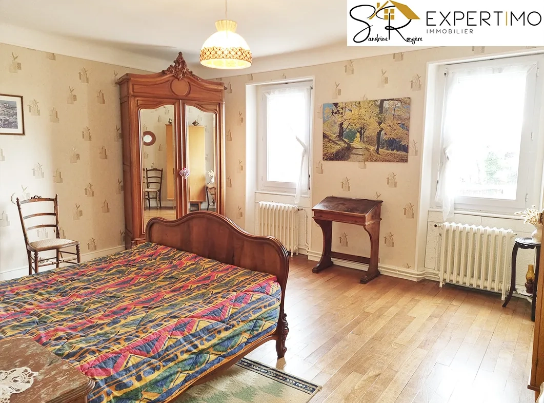 Maison à vendre de 148 m² avec grange et terrain à Saint-Gervais-d’Auvergne 