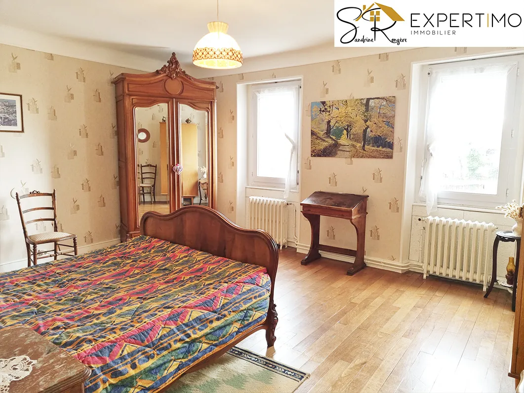 Maison à vendre de 148 m² avec grange et terrain à Saint-Gervais-d’Auvergne 
