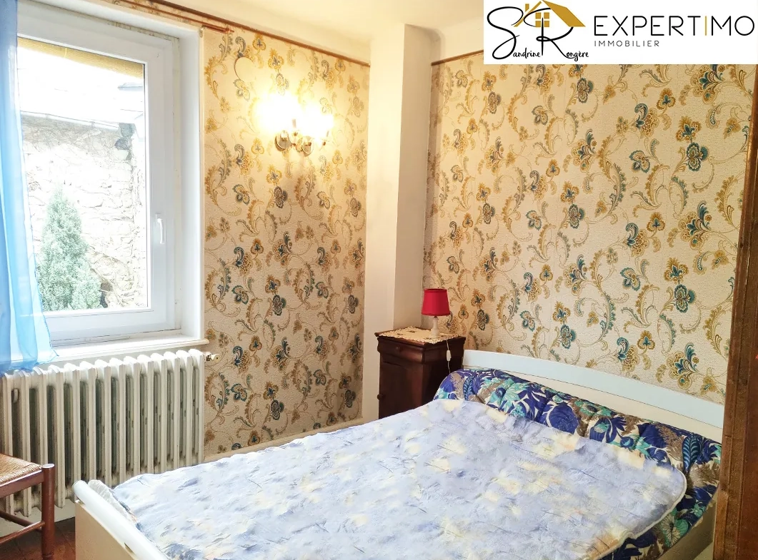Maison à vendre de 148 m² avec grange et terrain à Saint-Gervais-d’Auvergne 