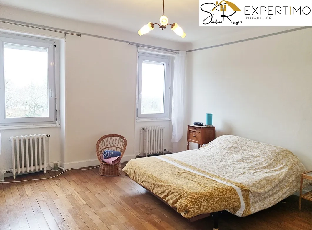 Maison à vendre de 148 m² avec grange et terrain à Saint-Gervais-d’Auvergne 