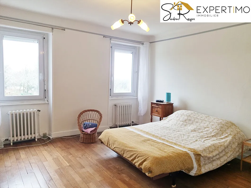 Maison à vendre de 148 m² avec grange et terrain à Saint-Gervais-d’Auvergne 
