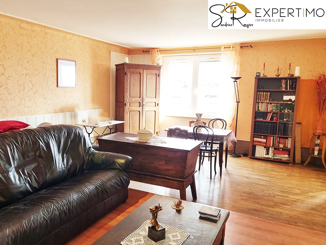 Maison à vendre de 148 m² avec grange et terrain à Saint-Gervais-d’Auvergne 