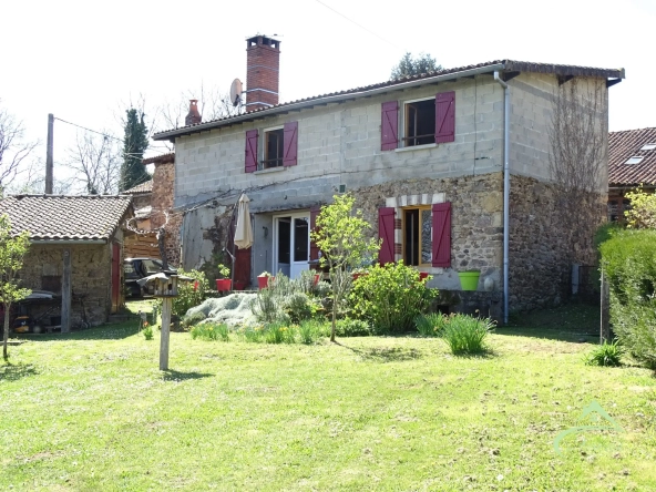 Charmante maison ancienne à vendre à Pressignac, 89 m² avec terrain et dépendances