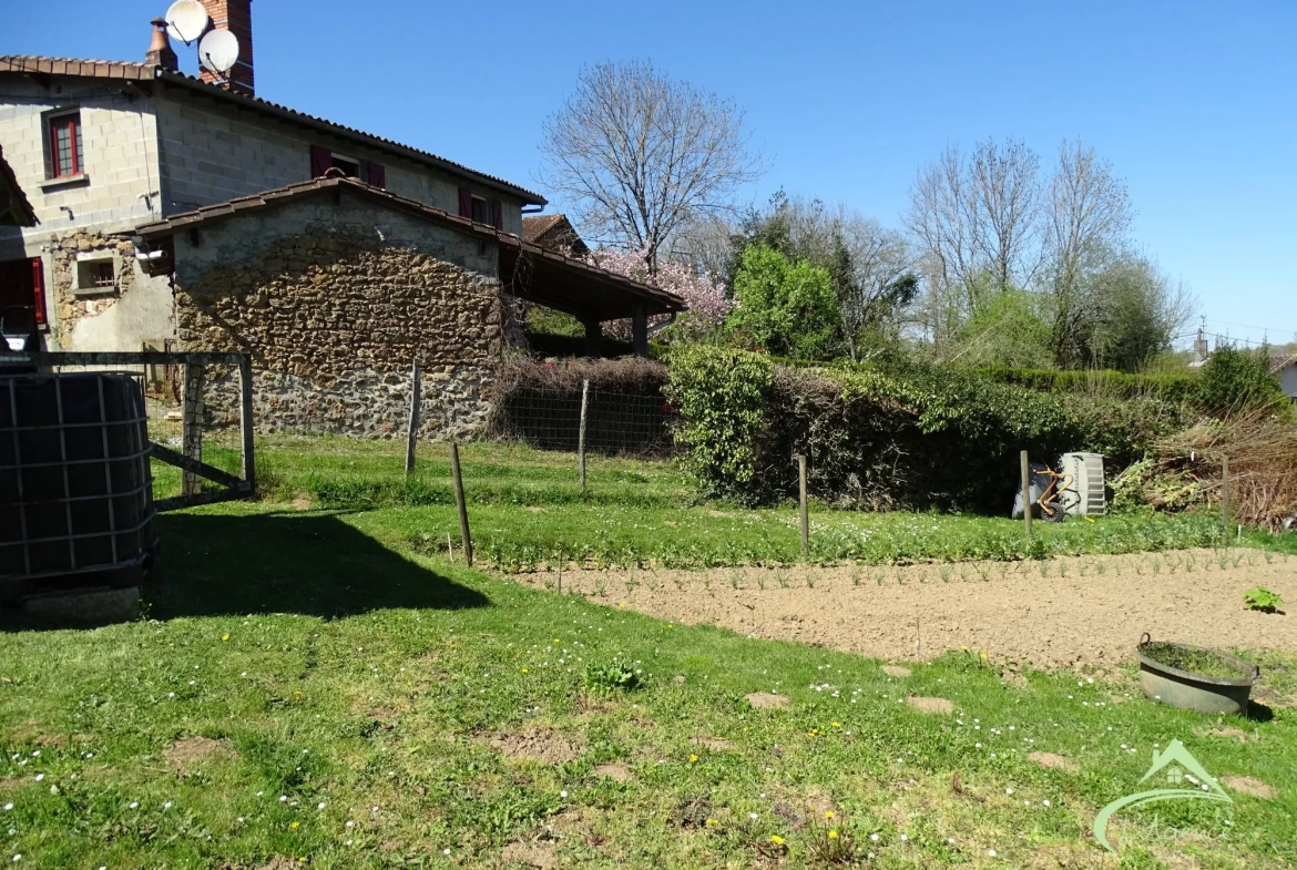 Charmante maison ancienne à vendre à Pressignac, 89 m² avec terrain et dépendances 