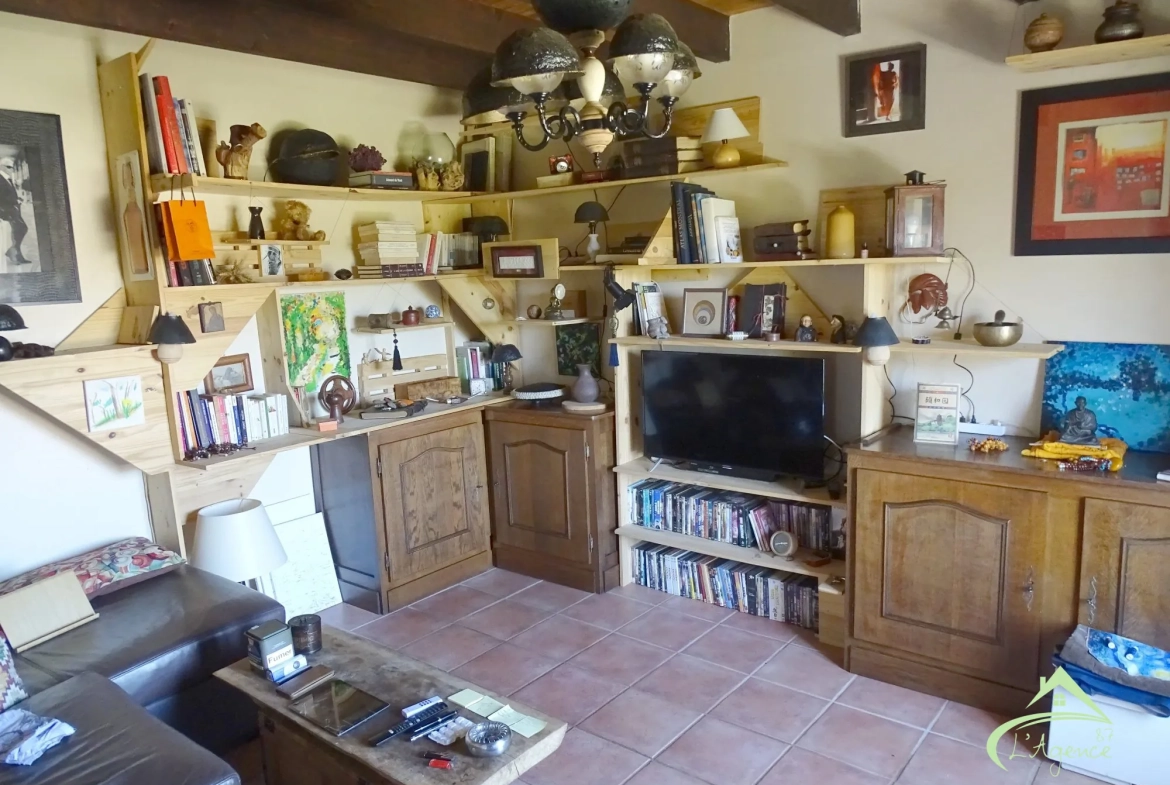 Charmante maison ancienne à vendre à Pressignac, 89 m² avec terrain et dépendances 