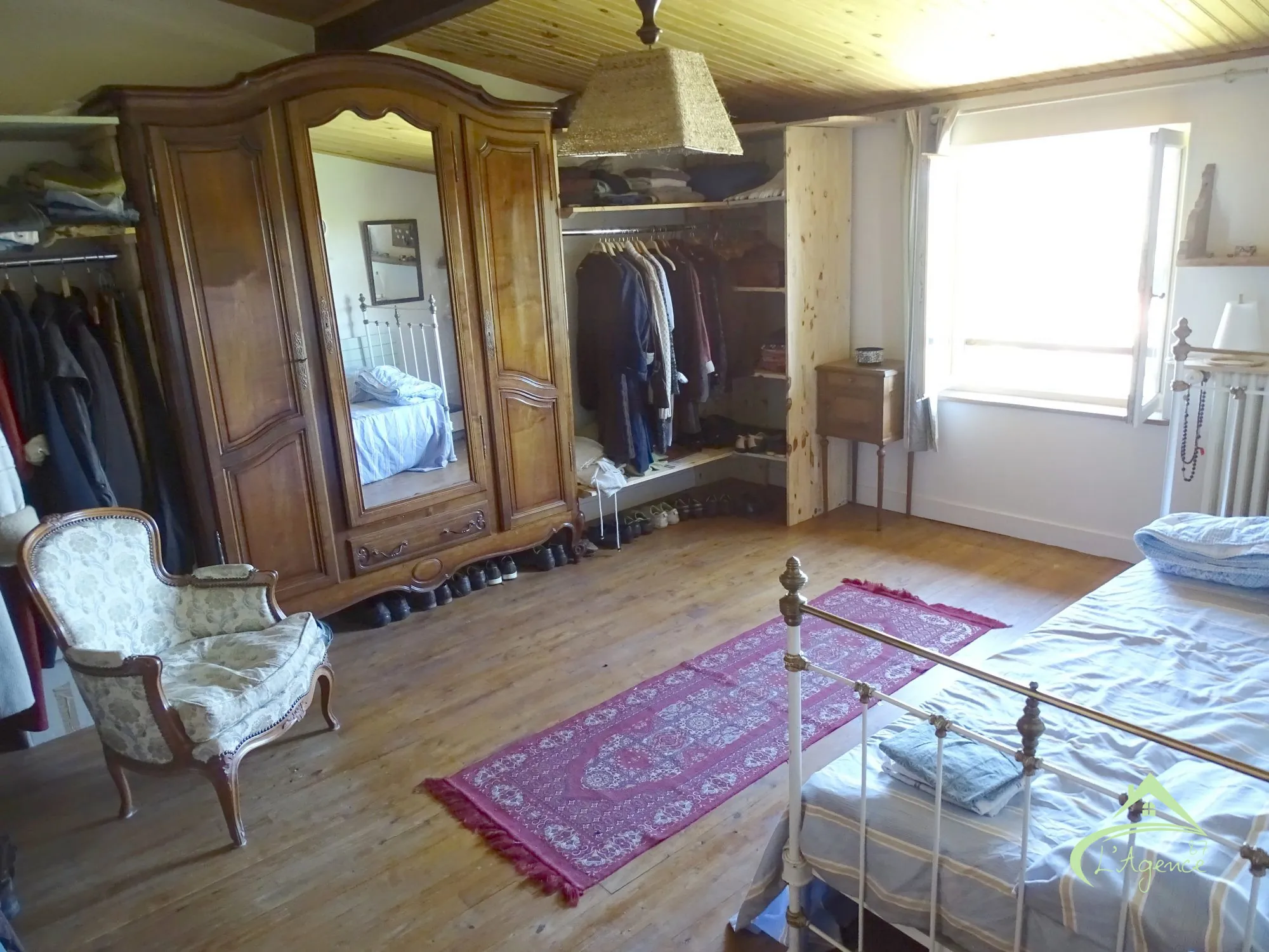 Charmante maison ancienne à vendre à Pressignac, 89 m² avec terrain et dépendances 