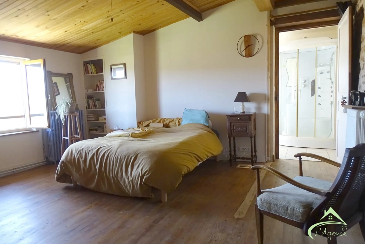 Charmante maison ancienne à vendre à Pressignac, 89 m² avec terrain et dépendances 