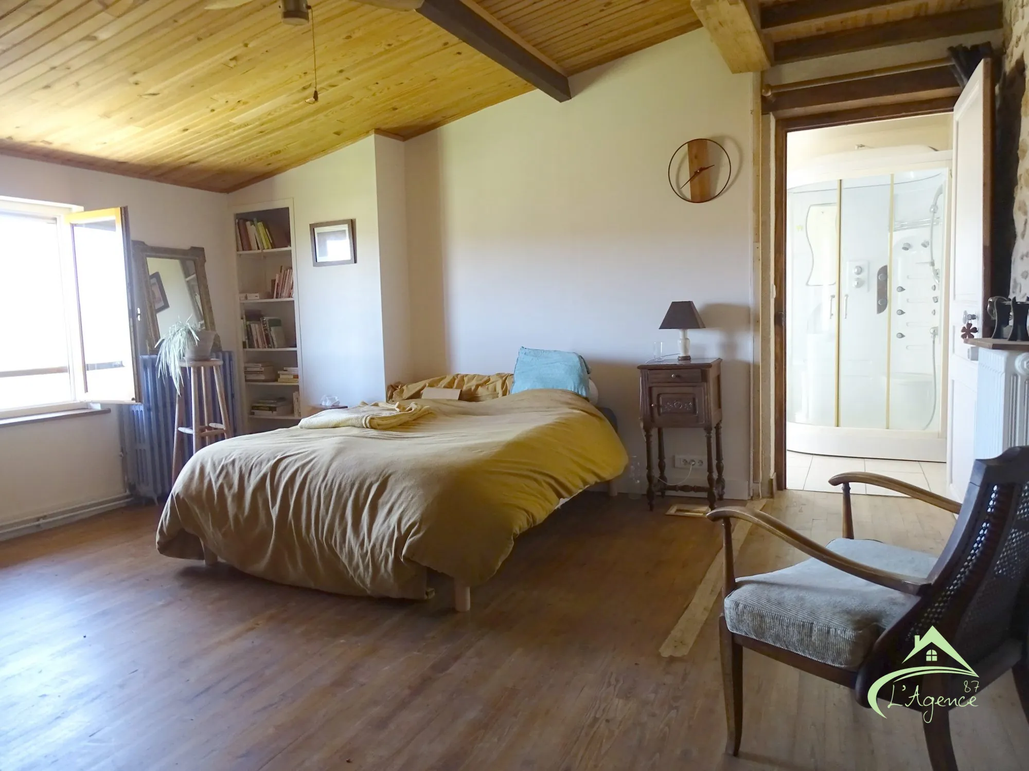 Charmante maison ancienne à vendre à Pressignac, 89 m² avec terrain et dépendances 