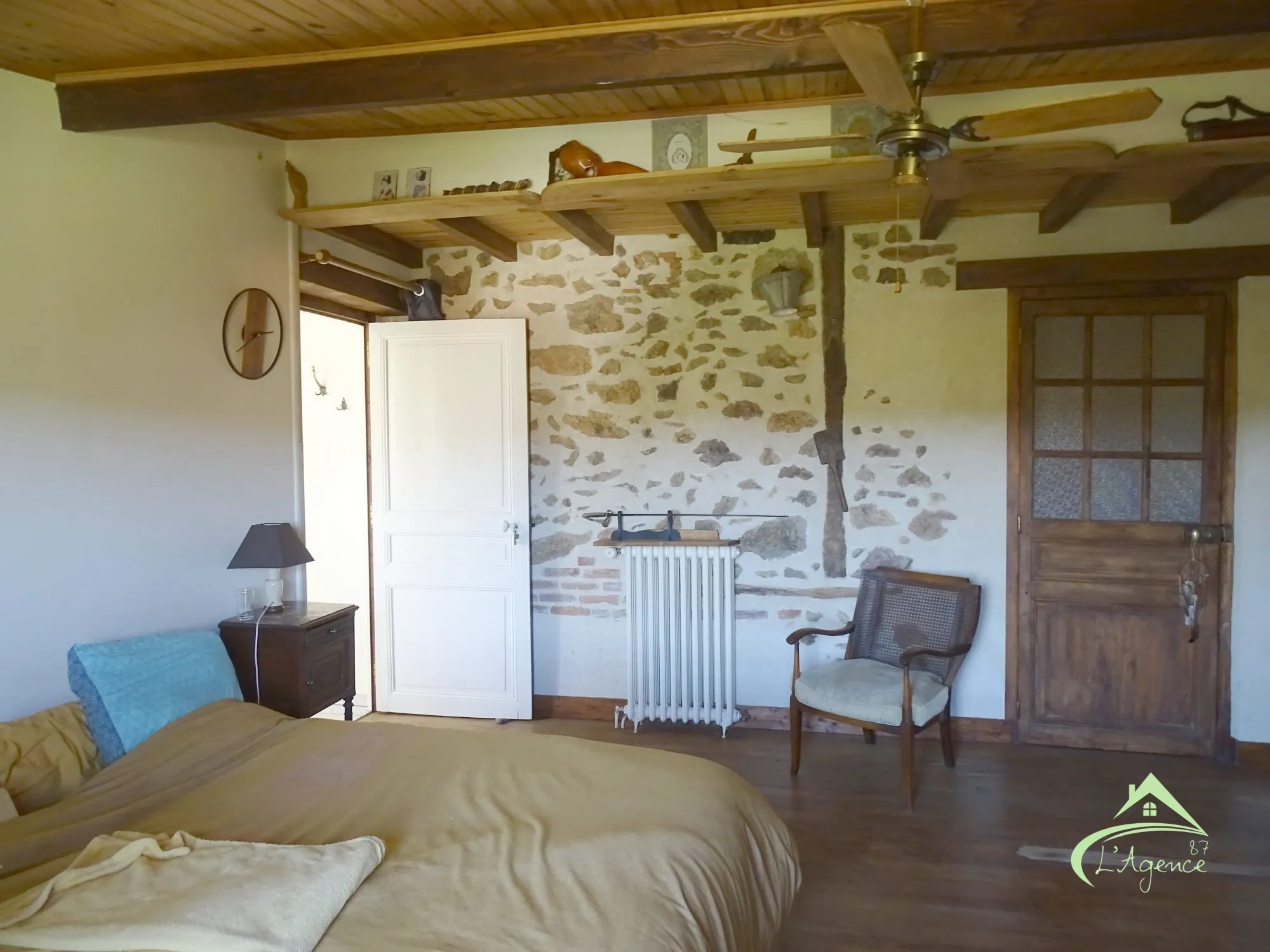 Charmante maison ancienne à vendre à Pressignac, 89 m² avec terrain et dépendances 