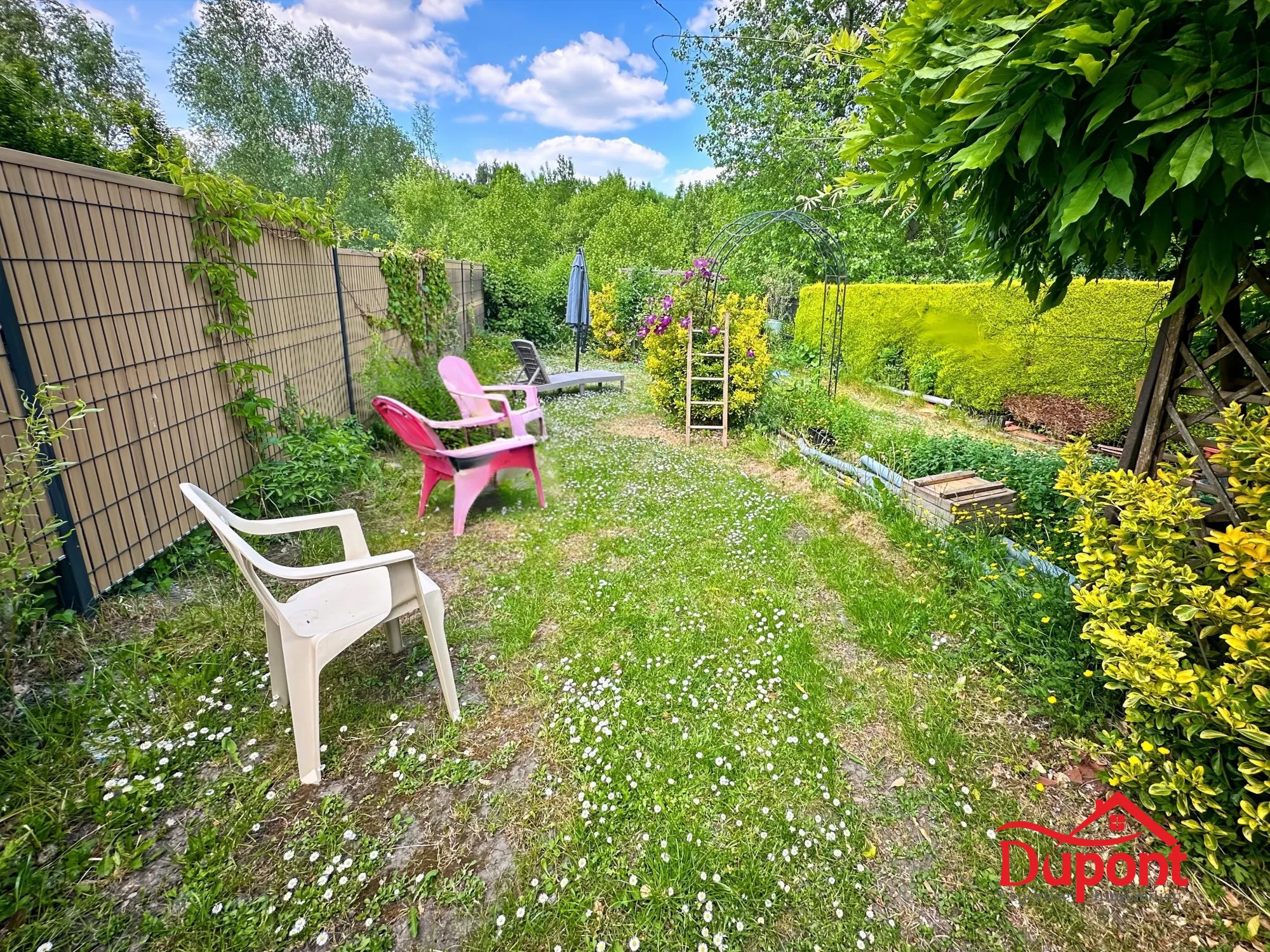 Maison spacieuse et lumineuse avec jardin à Hautmont – 109 000 € 