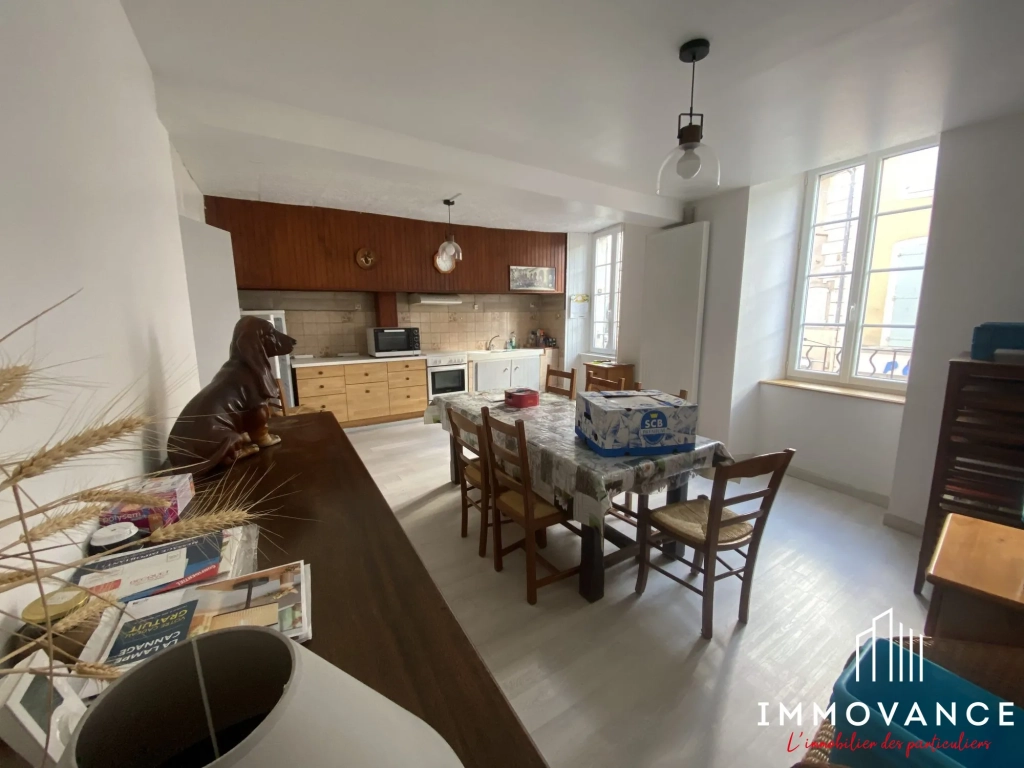 Maison en village de 130 m² à Saint-Jean-du-Bruel, idéal famille ou investissement
