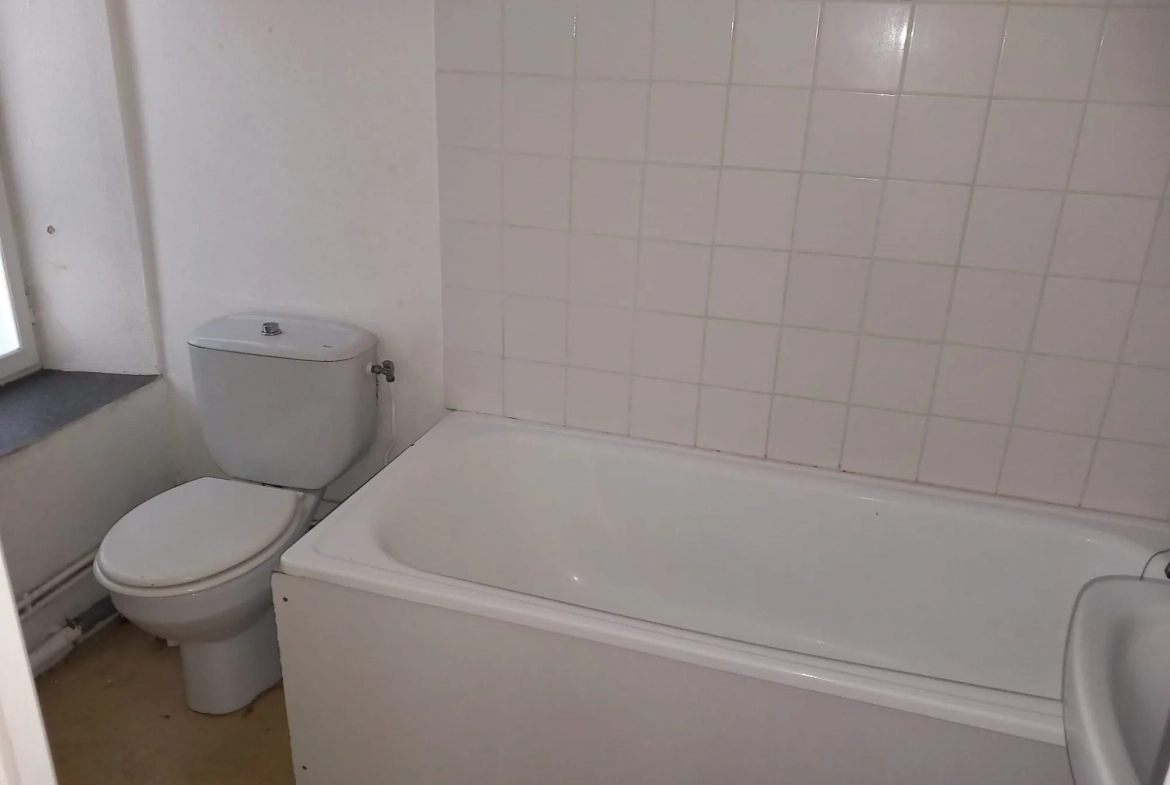 Studio à rénover à Bordeaux Centre, excellent investissement locatif étudiant 