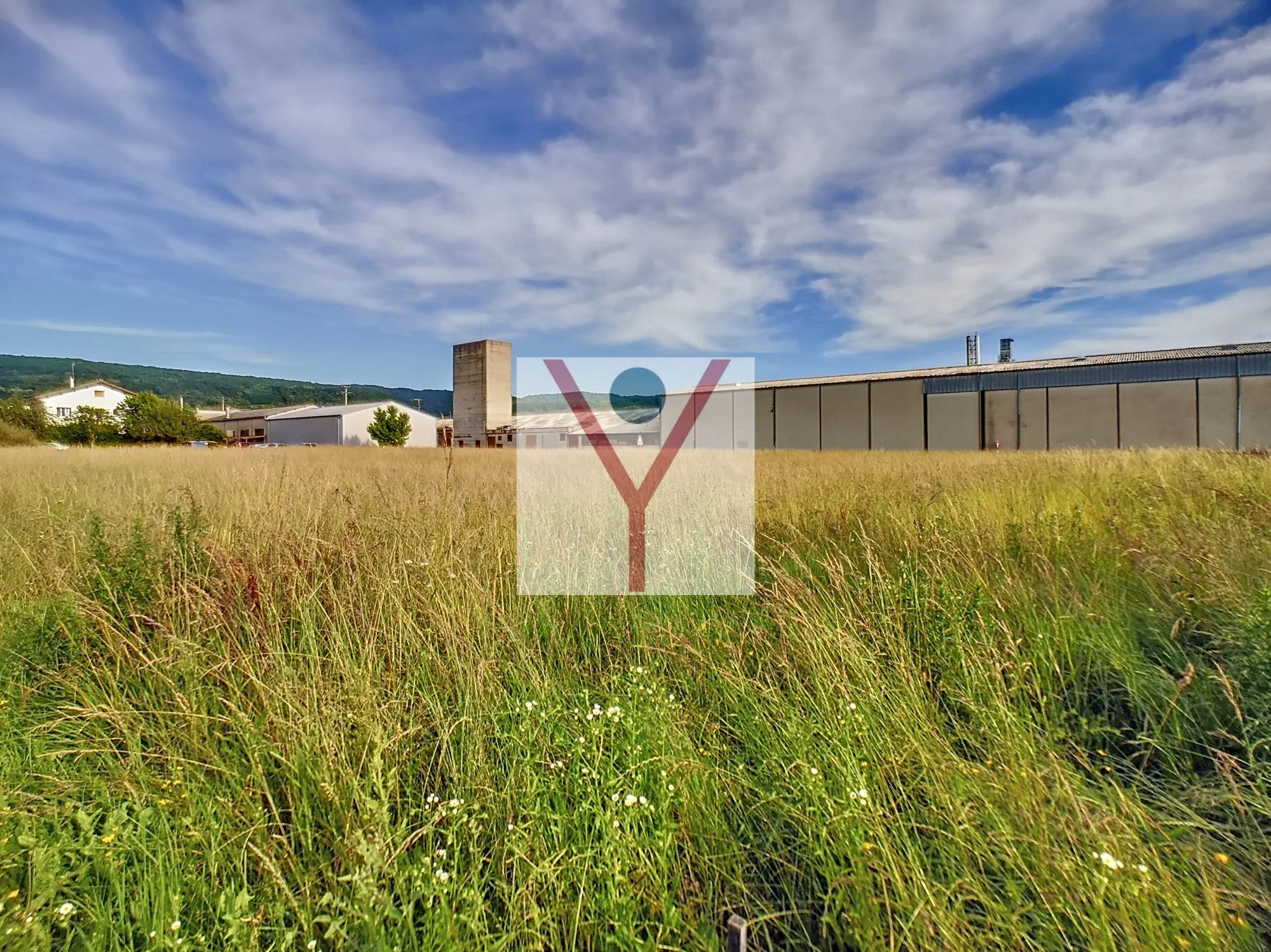 Terrains Professionnels à Saint Jean Le Vieux - Zone UX, Idéal pour artisans et commerçants 