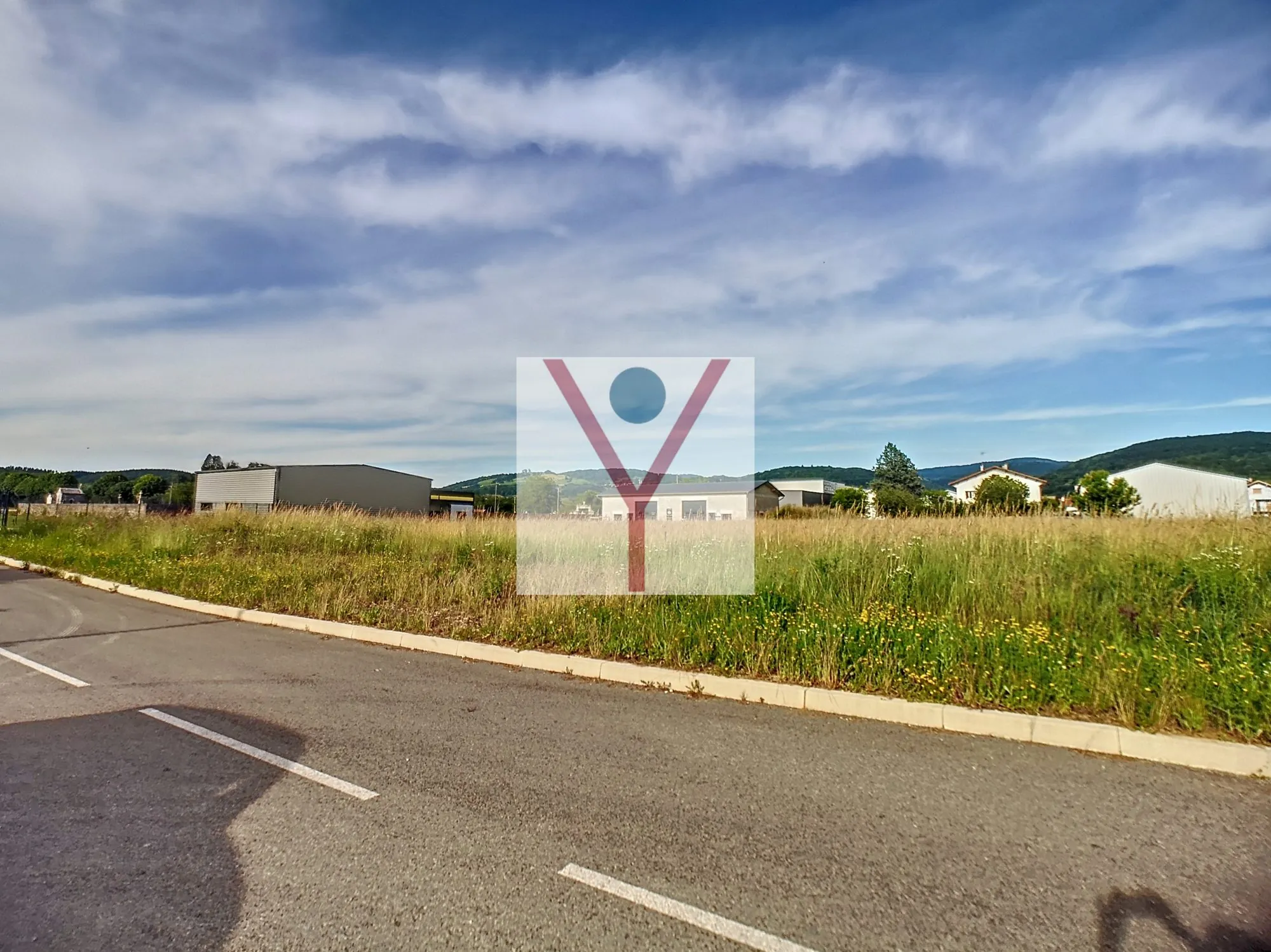 Terrains Professionnels à Saint Jean Le Vieux - Zone UX, Idéal pour artisans et commerçants 