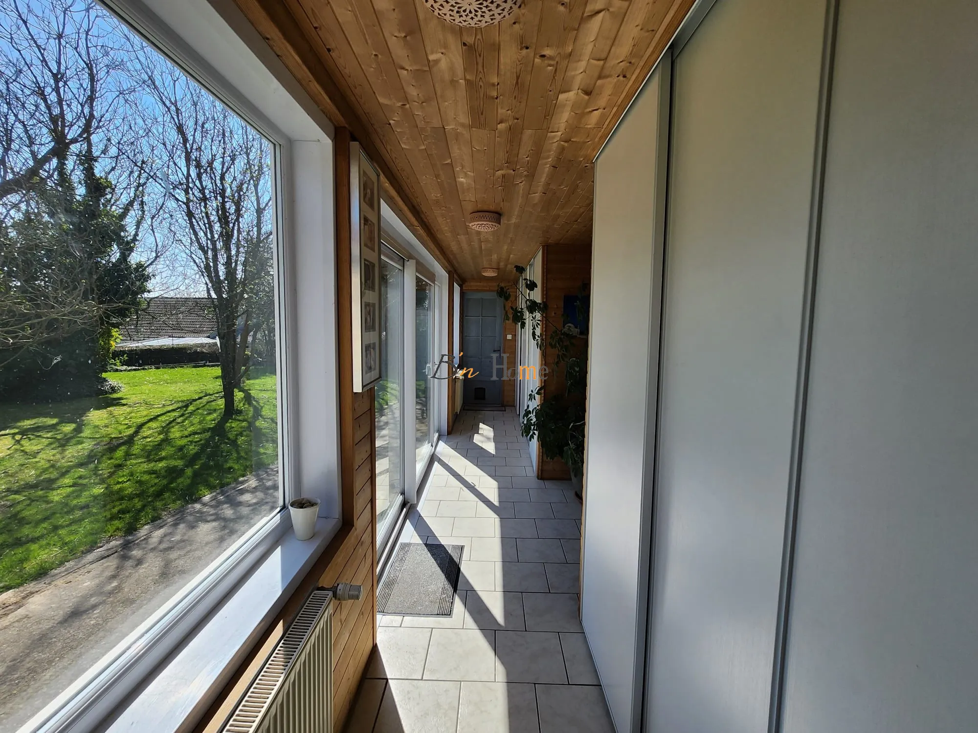 Charmante maison individuelle avec grand jardin et garage spacieux à Courcelles-le-Comte 