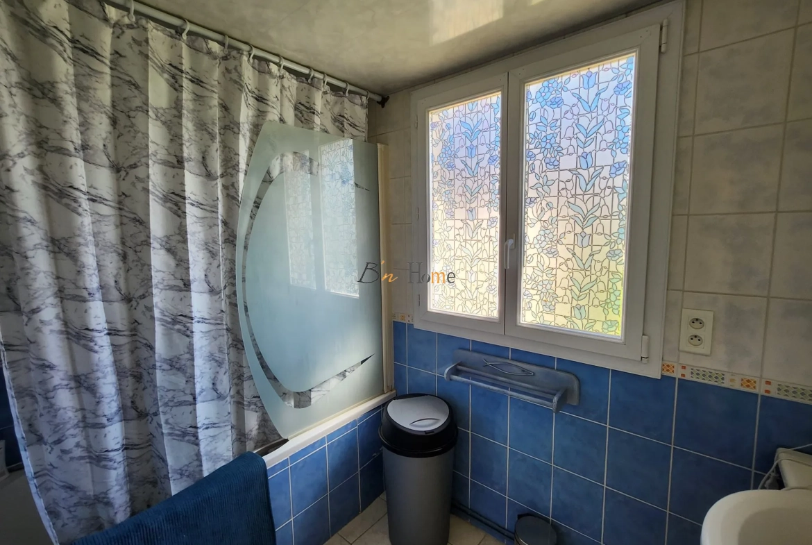 Charmante maison individuelle avec grand jardin et garage spacieux à Courcelles-le-Comte 