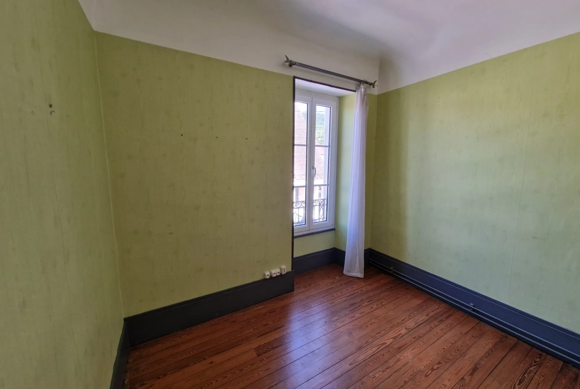 Maison en pierre à Santenay de 94 m² avec cour et grand potentiel 