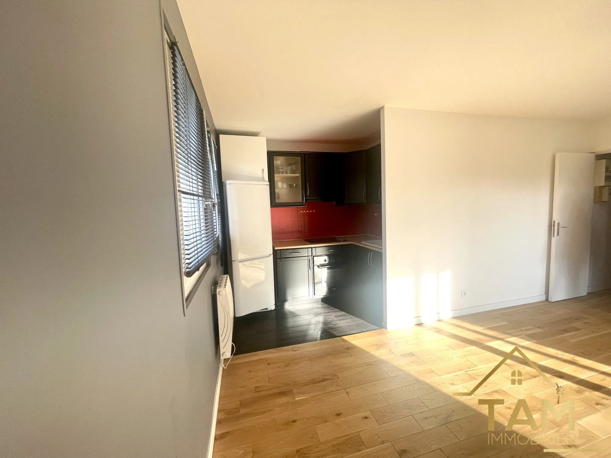 Coin cuisine Appartement T2 avec terrasse et parking à Saint-Cyr-l'École - 39,63 m² 