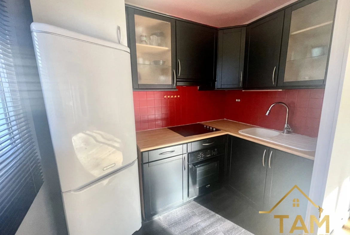 Cuisine  Appartement T2 avec terrasse et parking à Saint-Cyr-l'École - 39,63 m² 