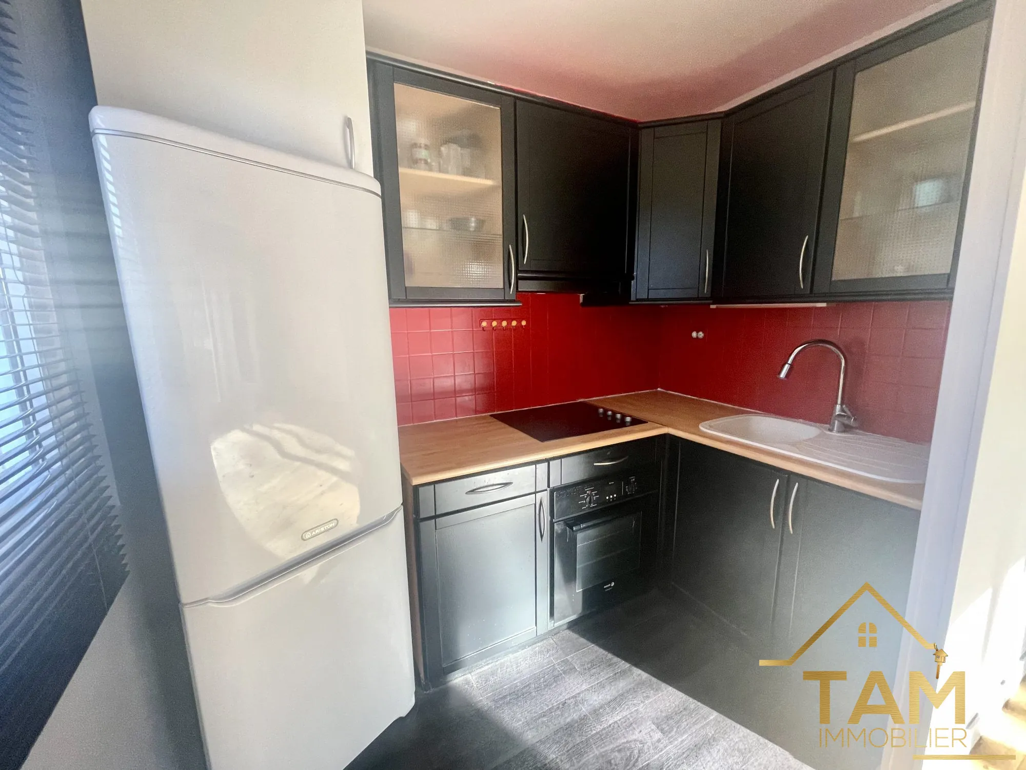 Cuisine  Appartement T2 avec terrasse et parking à Saint-Cyr-l'École - 39,63 m² 