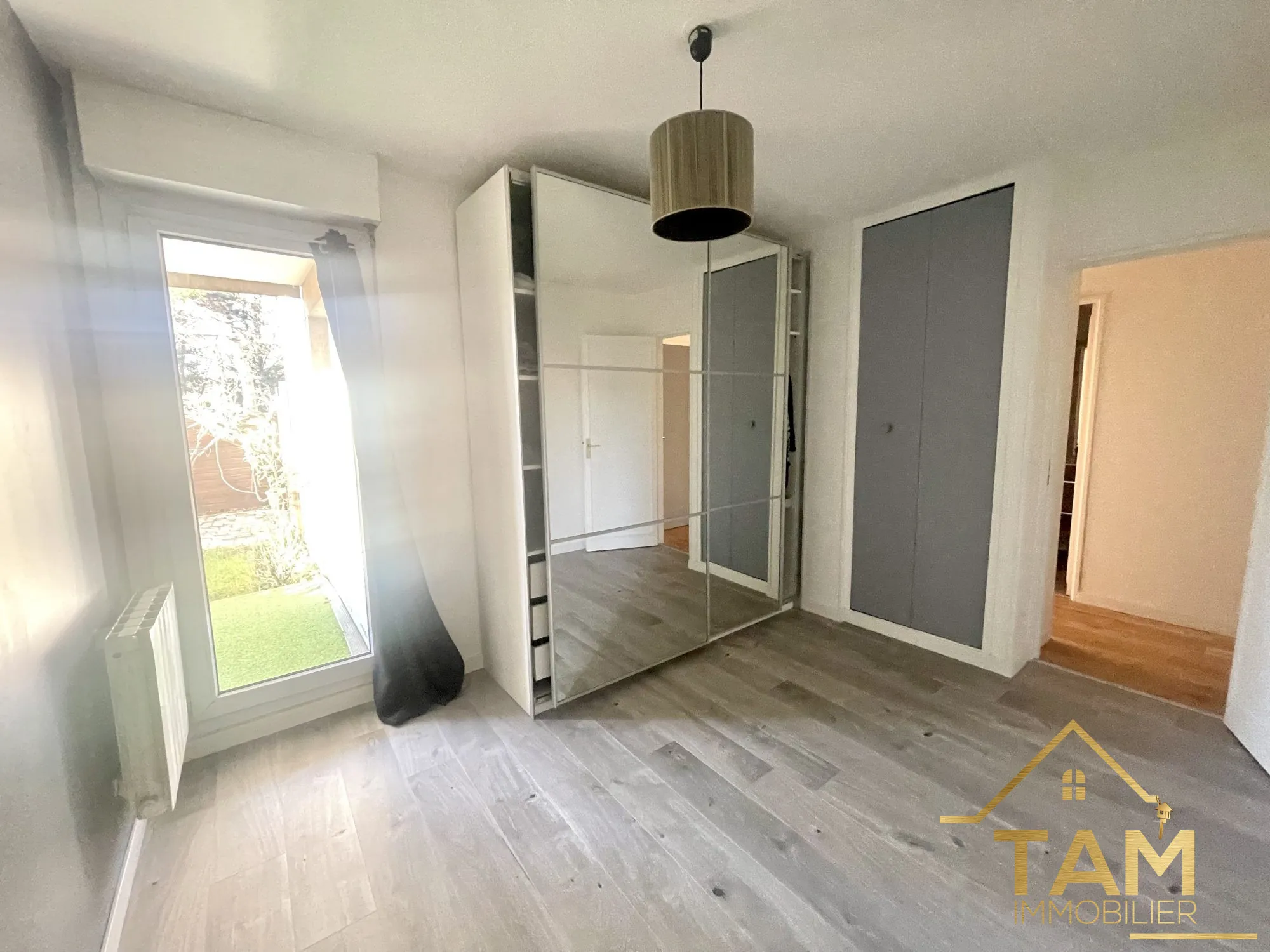 Chambre  Appartement T2 avec terrasse et parking à Saint-Cyr-l'École - 39,63 m² 