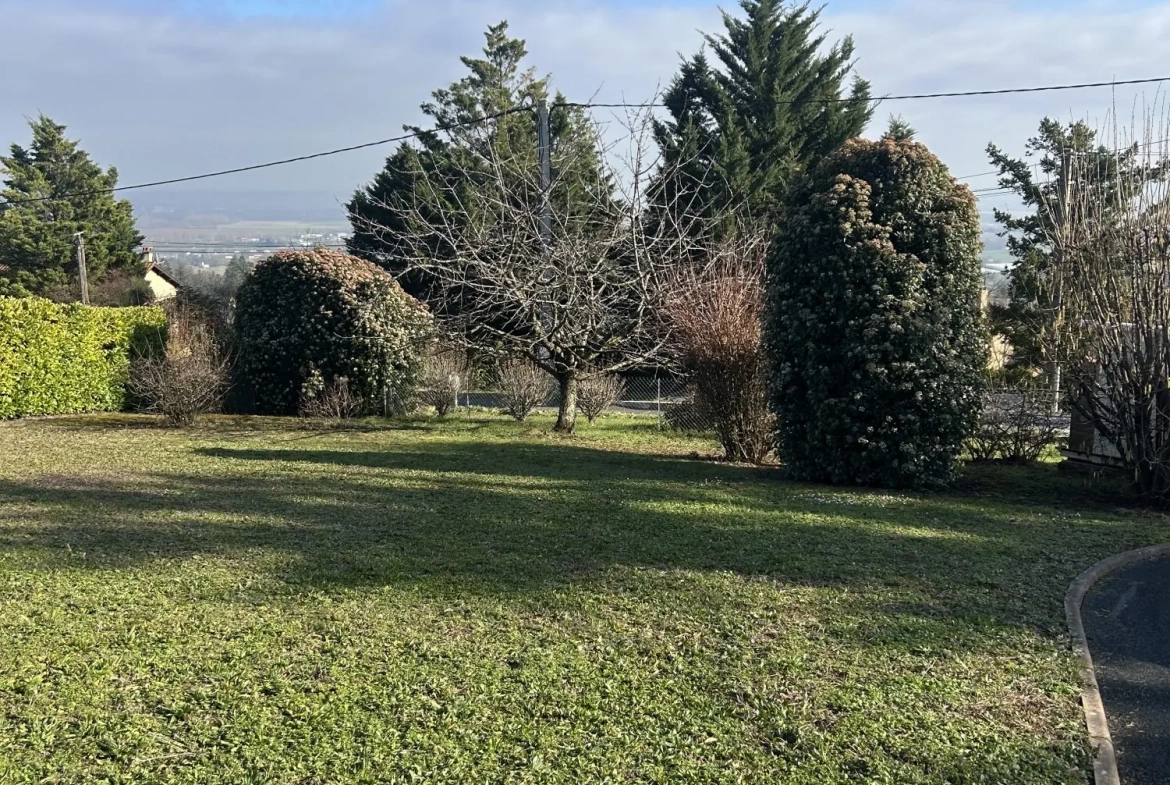 Terrain constructible à Lachassagne avec vue sur les Monts du Lyonnais 