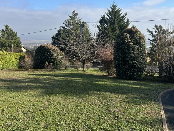 Terrain constructible à Lachassagne avec vue sur les Monts du Lyonnais