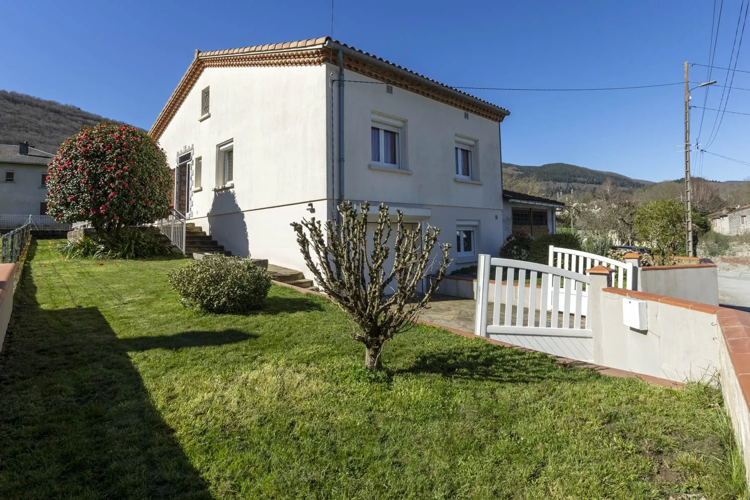 Villa à vendre à Albine avec véranda, garage et jardin - 115 m² 