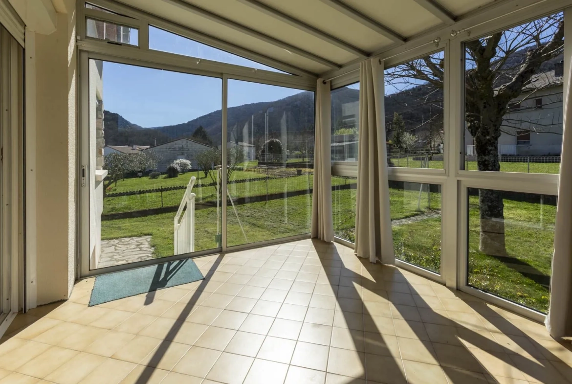 Villa à vendre à Albine avec véranda, garage et jardin - 115 m² 