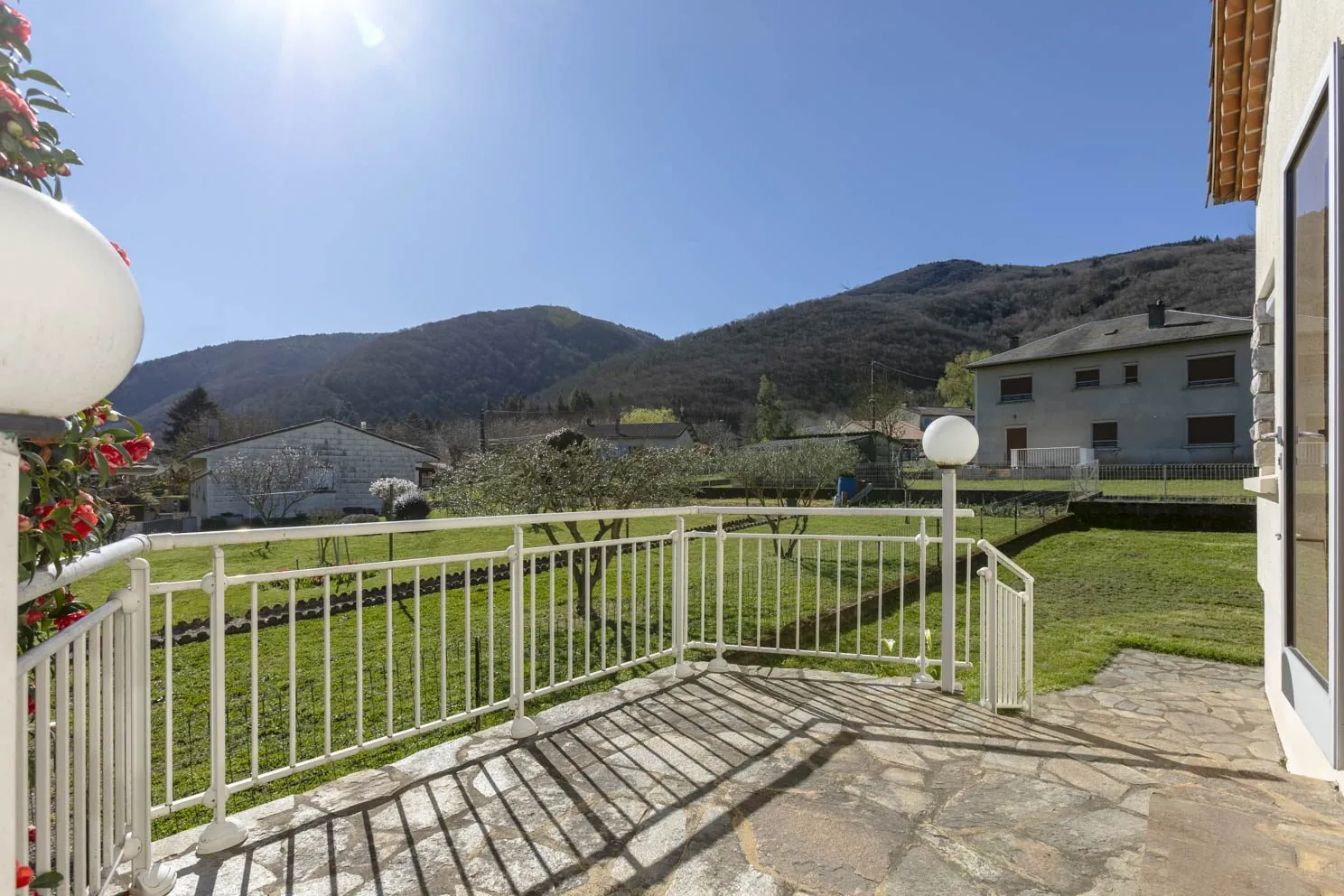 Villa à vendre à Albine avec véranda, garage et jardin - 115 m² 