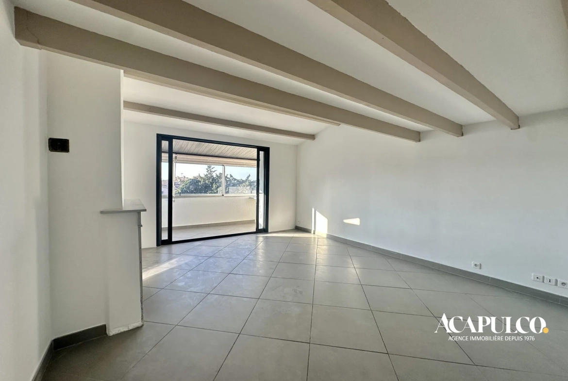 Appartement 3 pièces avec loggia, combles et parking à vendre à Agde 