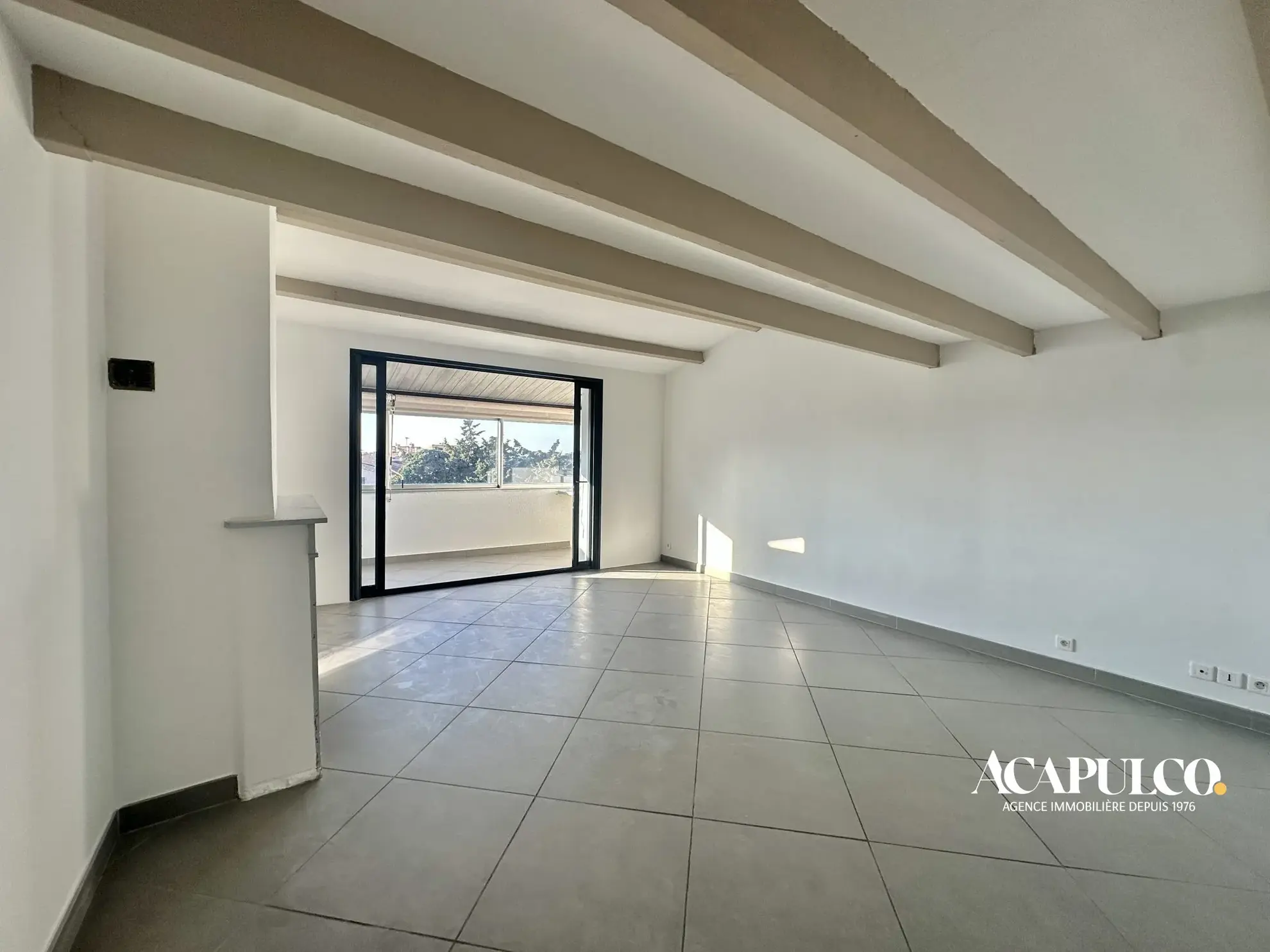 Appartement 3 pièces avec loggia, combles et parking à vendre à Agde 