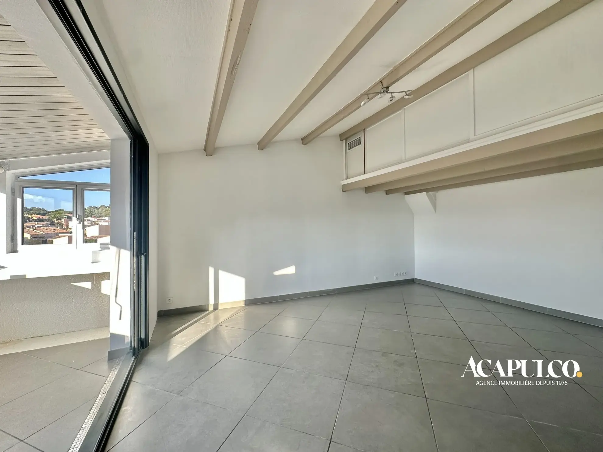 Appartement 3 pièces avec loggia, combles et parking à vendre à Agde 