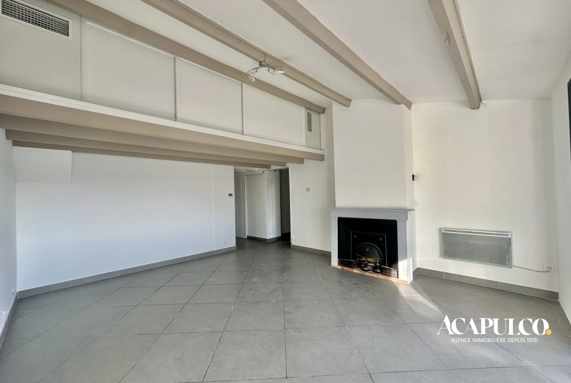 Appartement 3 pièces avec loggia, combles et parking à vendre à Agde 