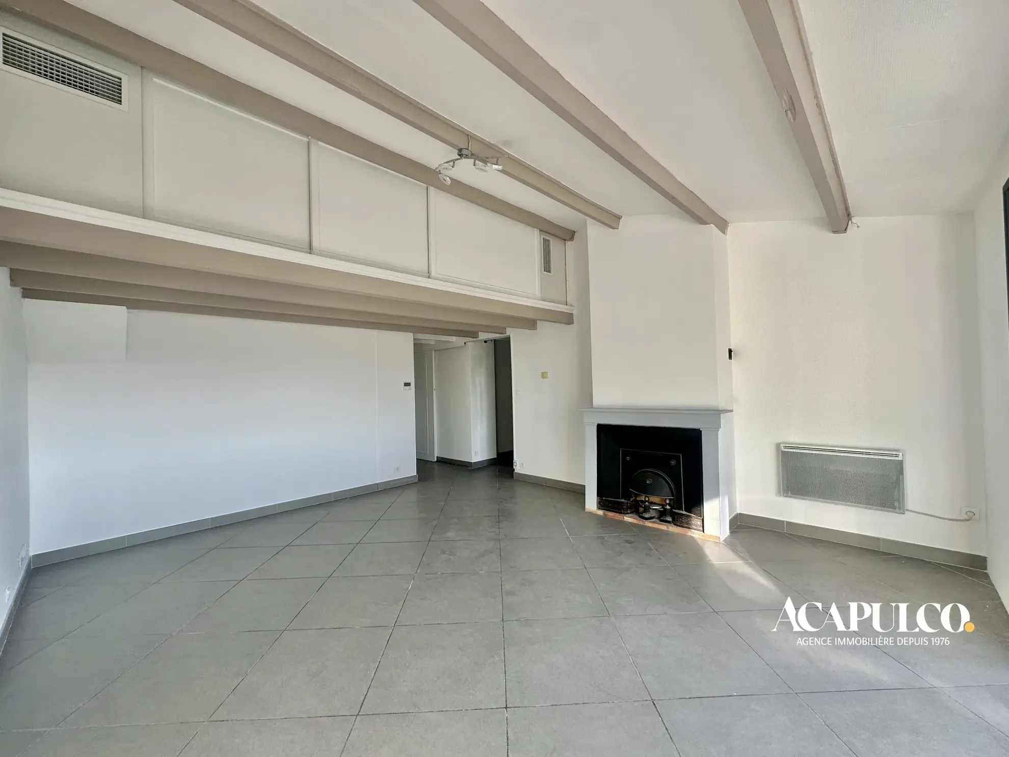 Appartement 3 pièces avec loggia, combles et parking à vendre à Agde 