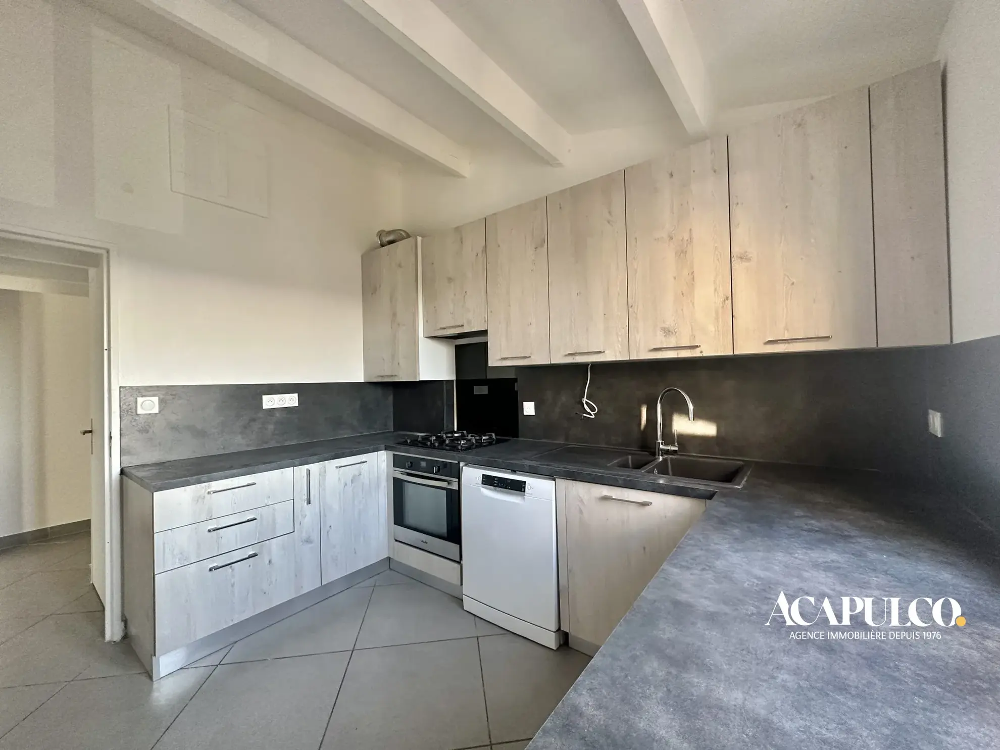 Appartement 3 pièces avec loggia, combles et parking à vendre à Agde 