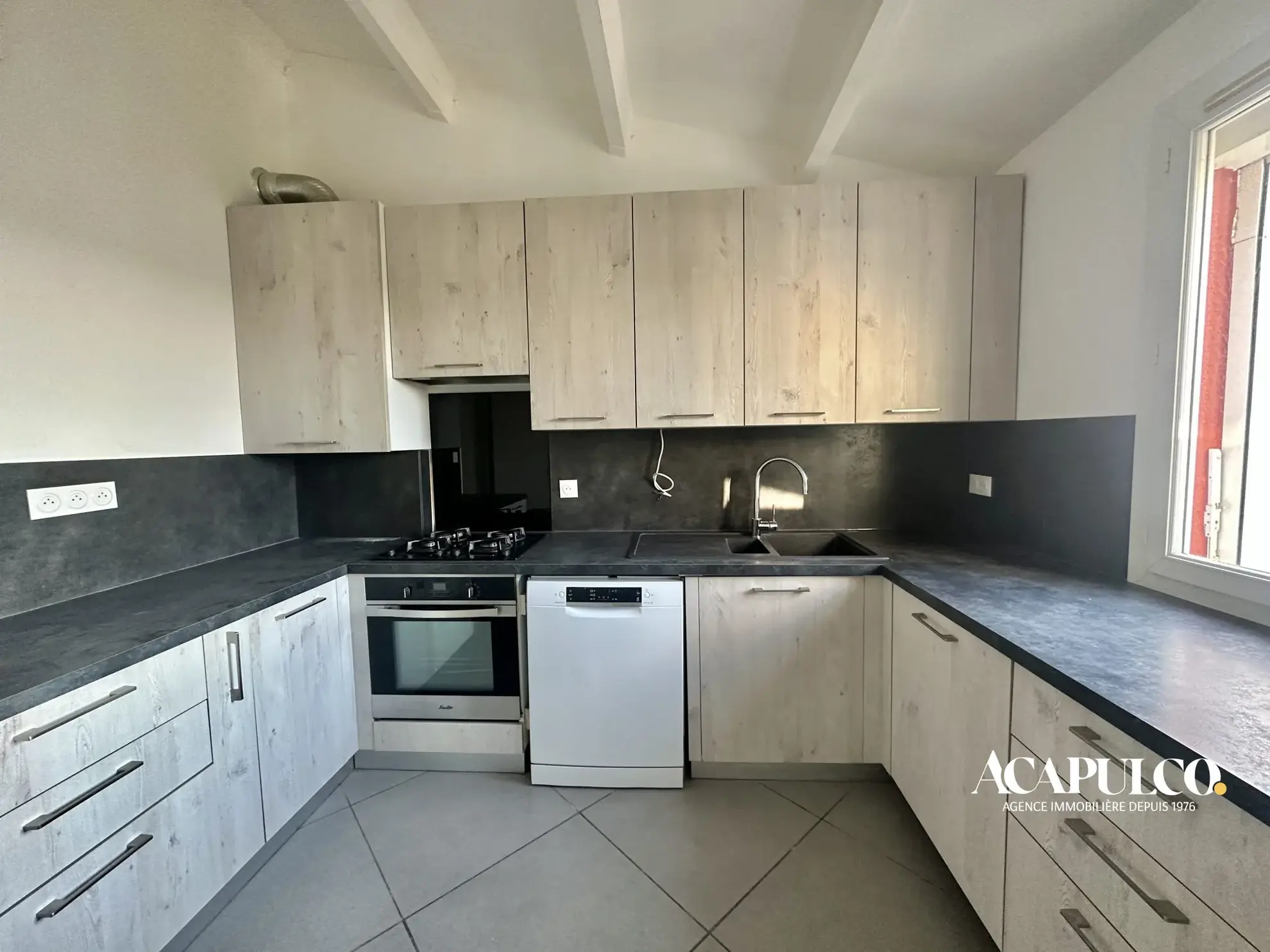 Appartement 3 pièces avec loggia, combles et parking à vendre à Agde 