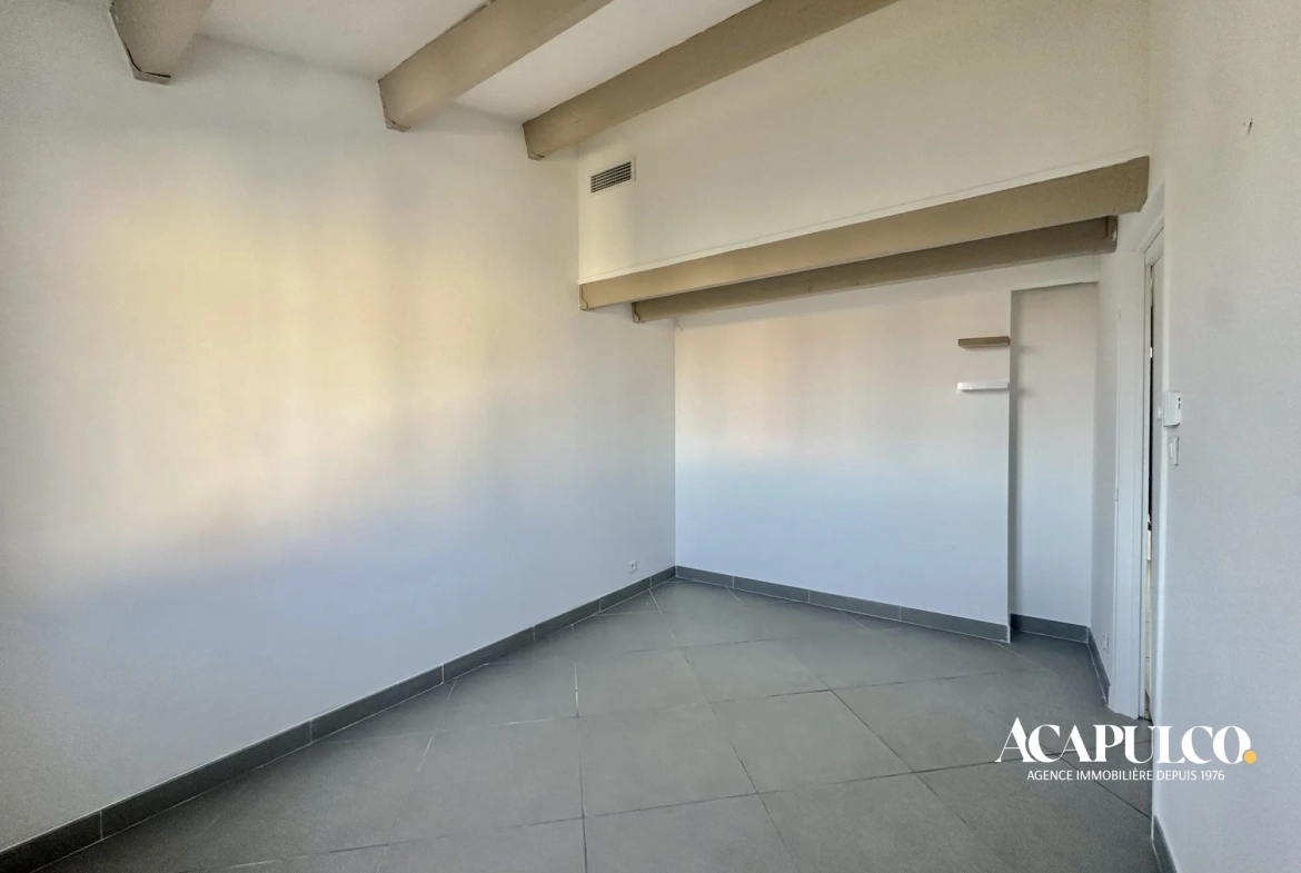 Appartement 3 pièces avec loggia, combles et parking à vendre à Agde 